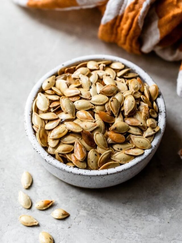 Simple Roasted Pumpkin Seeds (4)